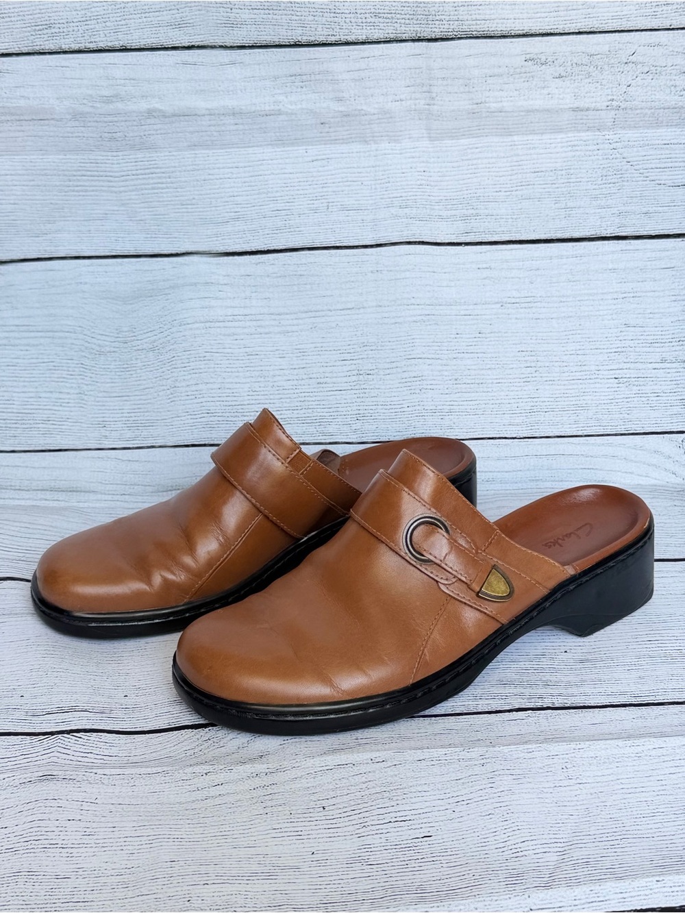 Clarks Genuine Leather Slip On Clog Mules Hardware Detail 9.5